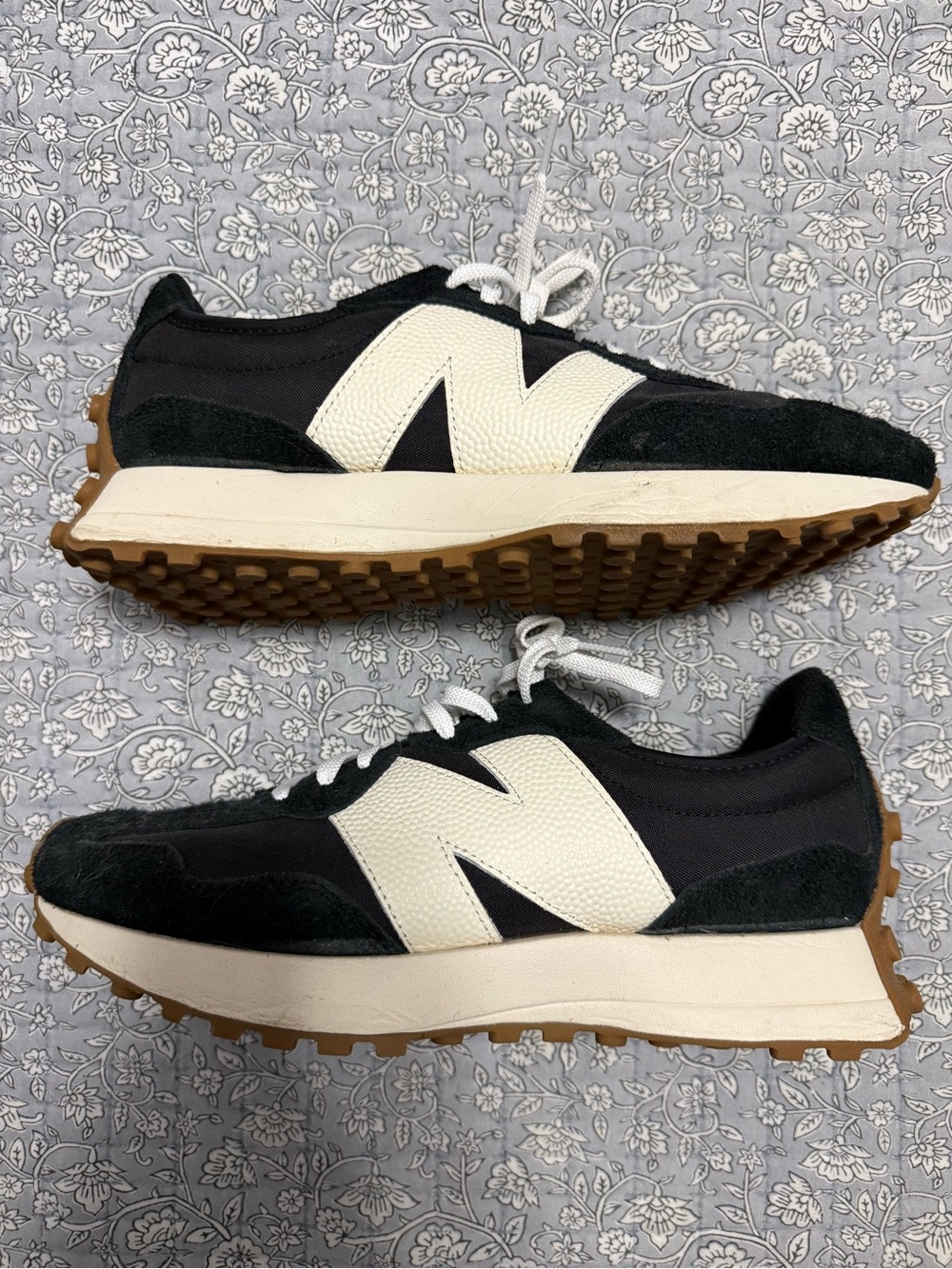 New Balance-Inspired Women’s size 10 Black and Cream Retro Runner Sneakers